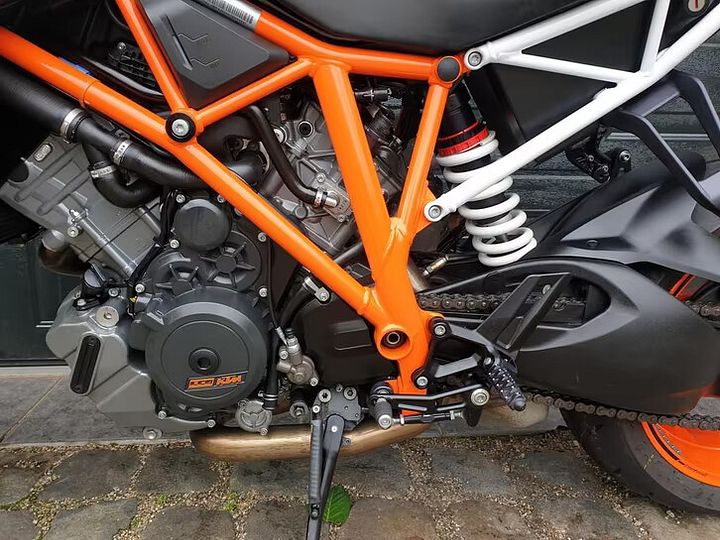KTM  1290R Superduke Power- & Trackpack ALS NIEUW Garantie 12 – Foto 11