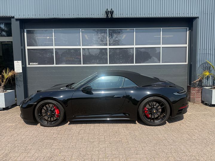 Porsche 911 992 Carrera 4 GTS cabrio Bose zwart zwart cabriolet  – Foto 10