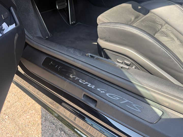 Porsche 911 992 Carrera 4 GTS cabrio Bose zwart zwart cabriolet  – Foto 21
