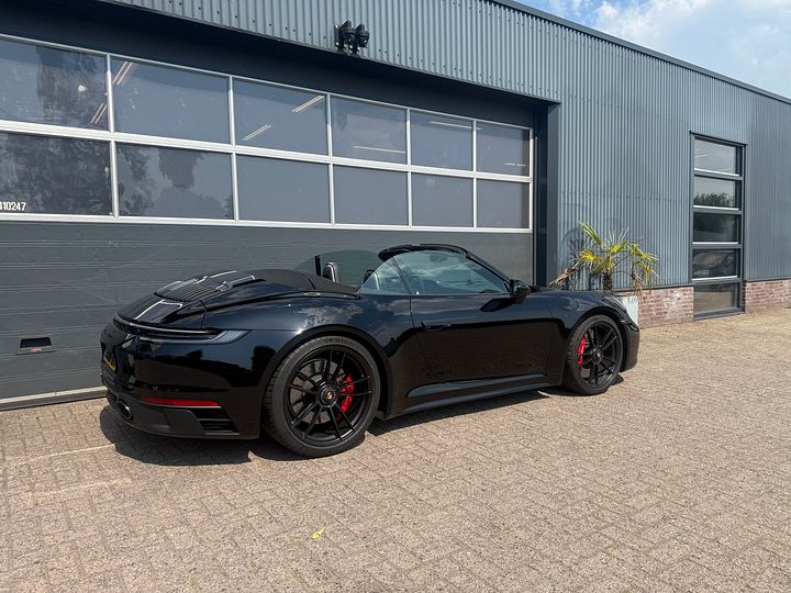 Porsche 911 992 Carrera 4 GTS cabrio Bose zwart zwart cabriolet  – Foto 5