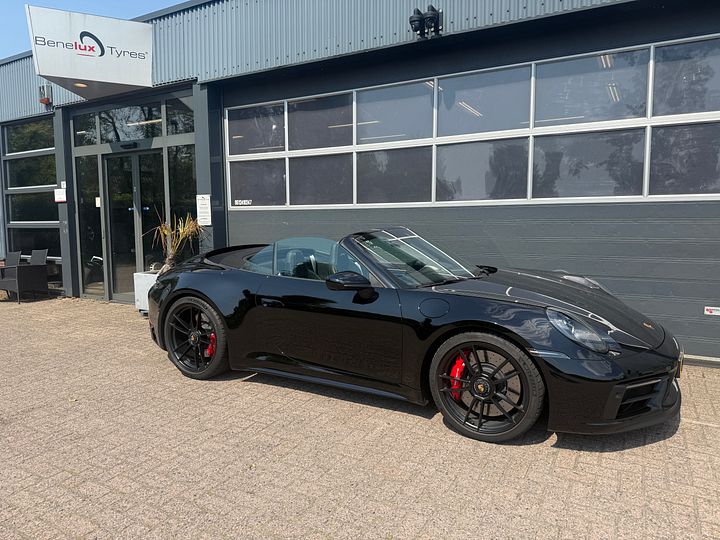 Porsche 911 992 Carrera 4 GTS cabrio Bose zwart zwart cabriolet  – Foto 3