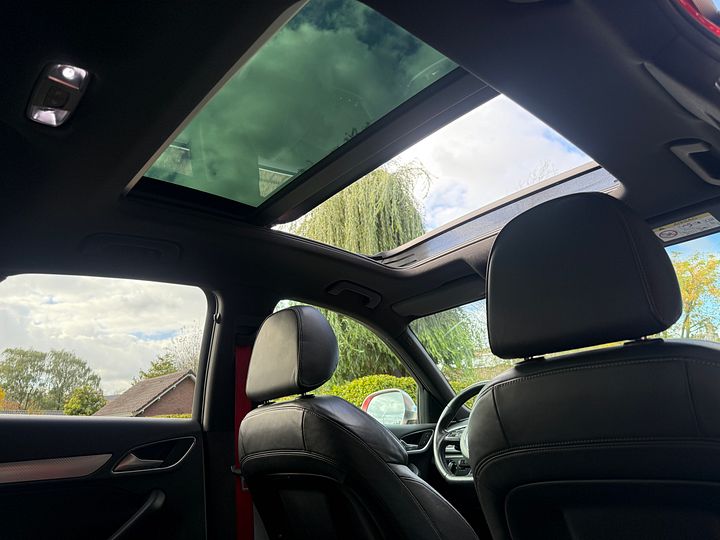 Audi RSQ3 RS Q3 panorama Bose camera keyless stoel verwarming leer Performance Pro + Quattro trekhaak  – Foto 23