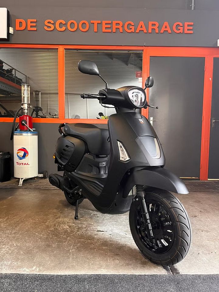 La Souris  La souris designo motorscooter 125cc 2024