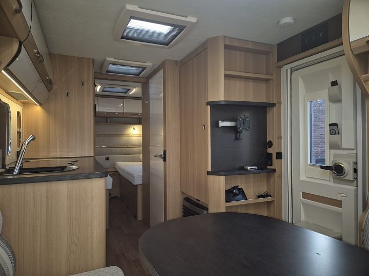 LMC Musica 560E Luifel Mover Vloerverw. 1e Eigen. verzwaarde as – Foto 6