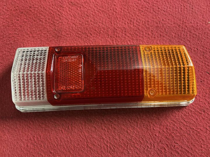 Alfa Romeo 1300 Junior Zagato / 1750 / Maserati Ghibli achterlichtglas