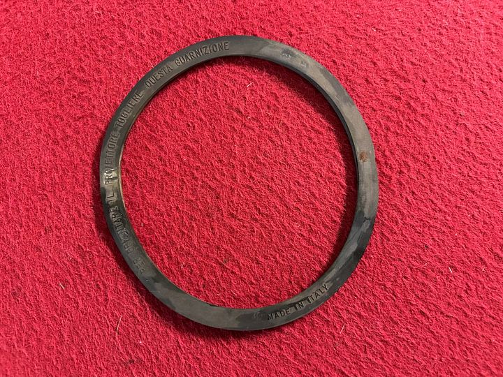 Alfa Romeo 2600 Spider/Sprint/Berlina koplamp rubberen afdichting – Foto 2