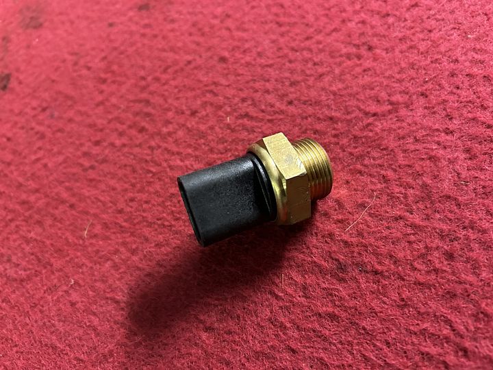 Alfa Romeo 33 thermoschakelaar radiateurventilator – Foto 2