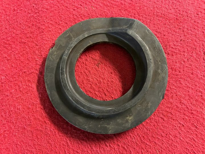 Alfa Romeo 75 rubber veerzitting achter – Foto 2