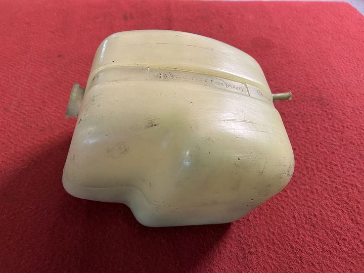 Alfa Romeo Alfetta / Giulietta koelvloeistofreservoir