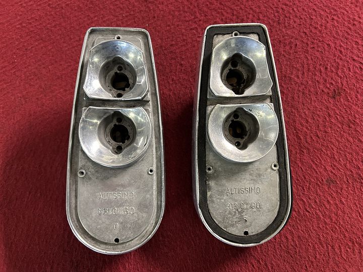 Alfa Romeo F12 set achterlichthuizen