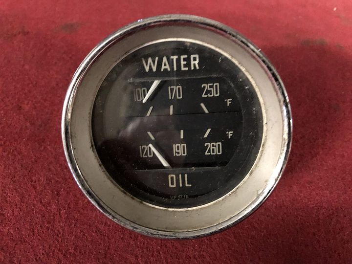 Alfa Romeo Giulia Coupe water- en oliemeters