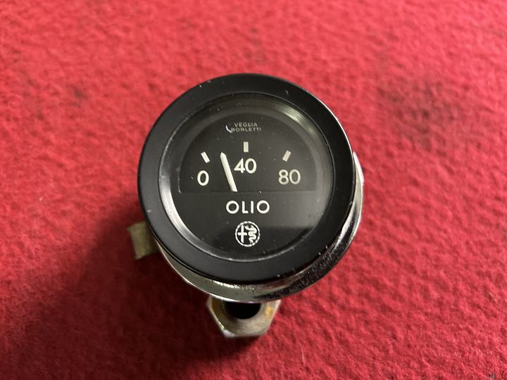Alfa Romeo Giulia oliedrukmeter