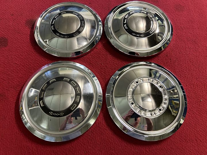 Alfa Romeo Giulia Spider Duetto set wieldoppen