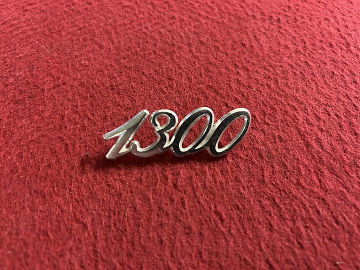 Alfa Romeo Giulia ”1300” embleem