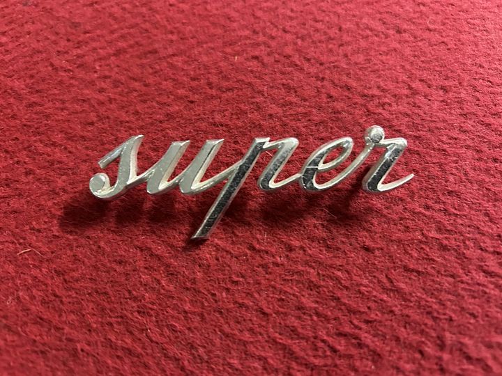 Alfa Romeo Giulia ”super” embleem