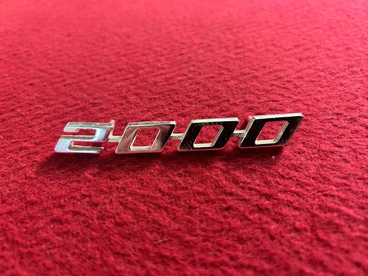 Alfa Romeo GT/GTV/2000/Bertone/Spider dashboardembleem