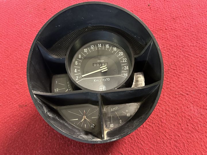 Alfa Romeo Montreal snelheidsmeter