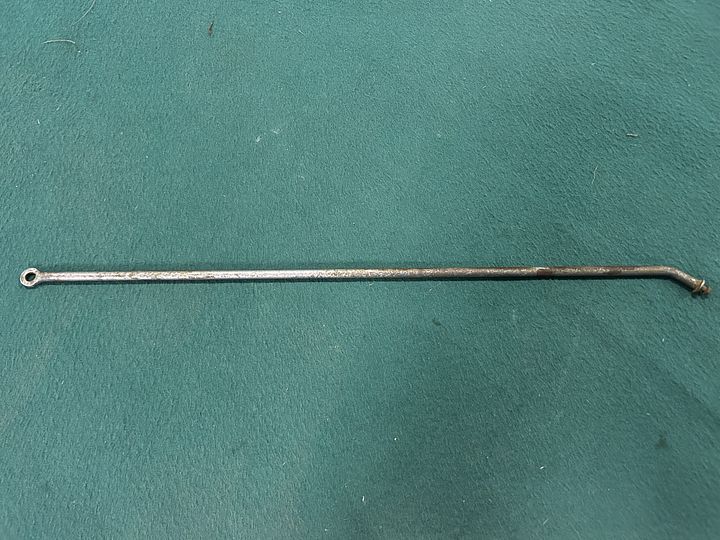 Aston Martin DB4 motorkapsteun