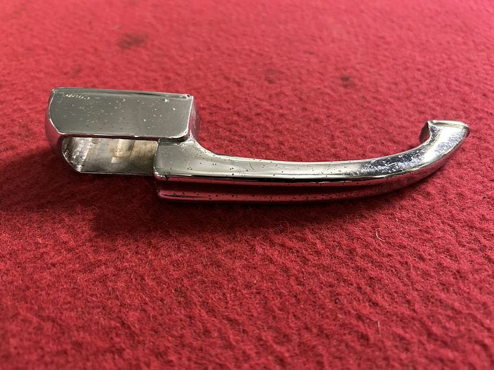 Aston Martin DB4 deurgreep incompleet – Foto 3