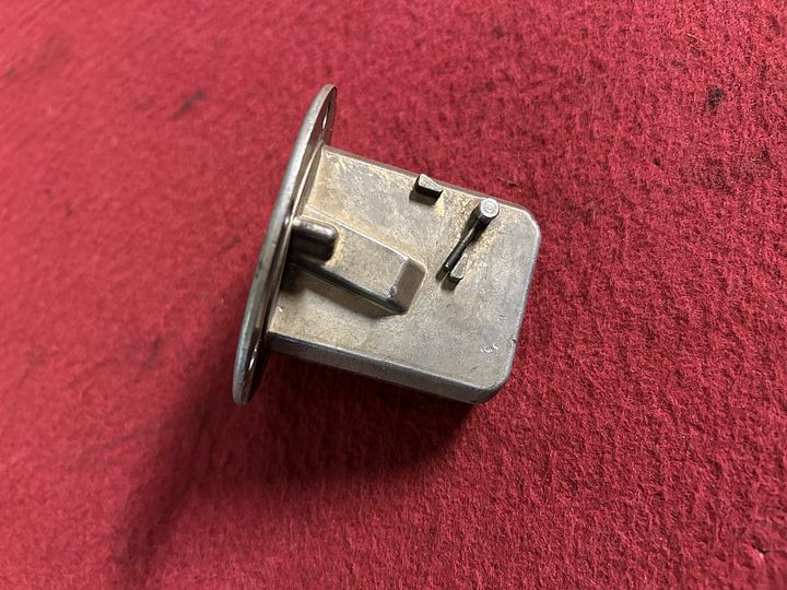Aston Martin DB4 brandstofmeter – Foto 2