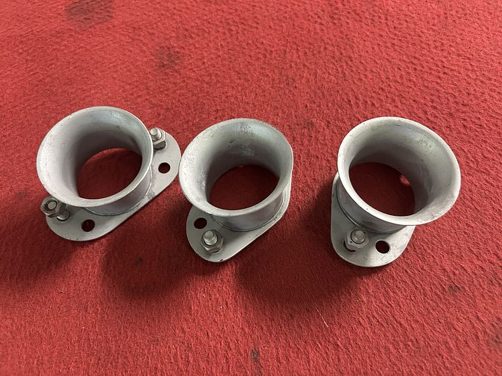 Aston Martin DB4 SU carburateur luchtinlaattrompet