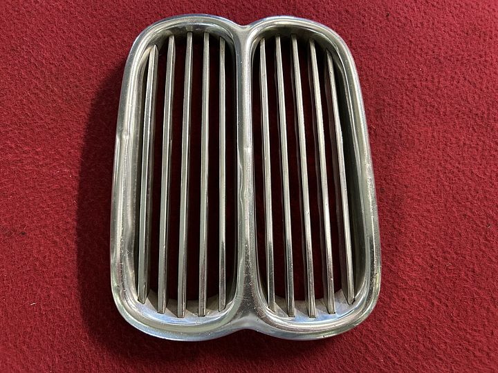 BMW 2800 CS grille