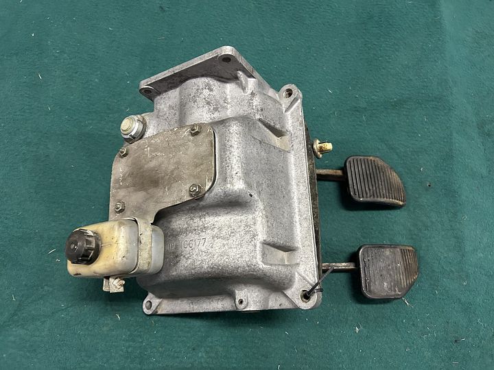 Ferrari 208 GT4 / 308 GT4 pedaalbox