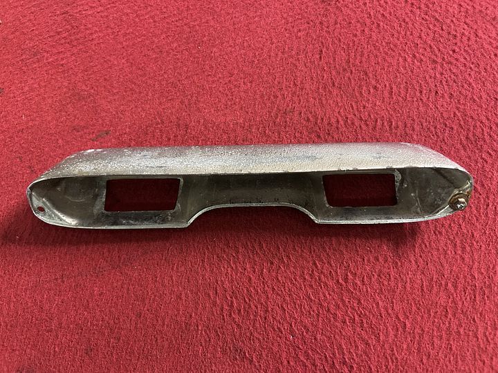 Ferrari 250 GTE kentekenverlichting huis achter – Foto 2