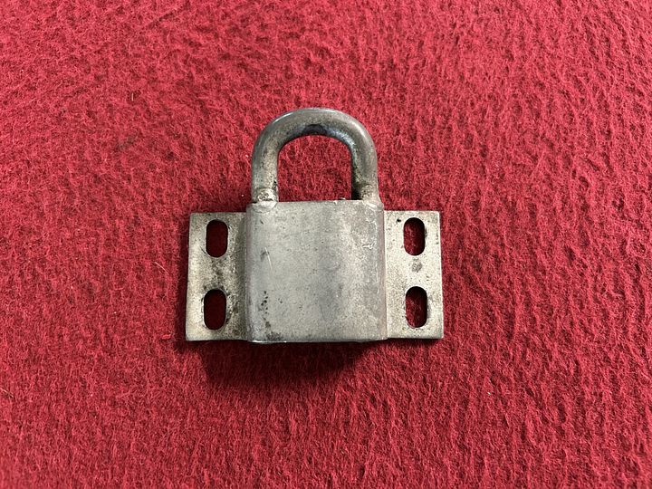 Ferrari 330 / 365 kofferdekselslot