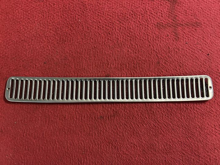 Ferrari 330 motorkap chromen sierlijst ventilatie