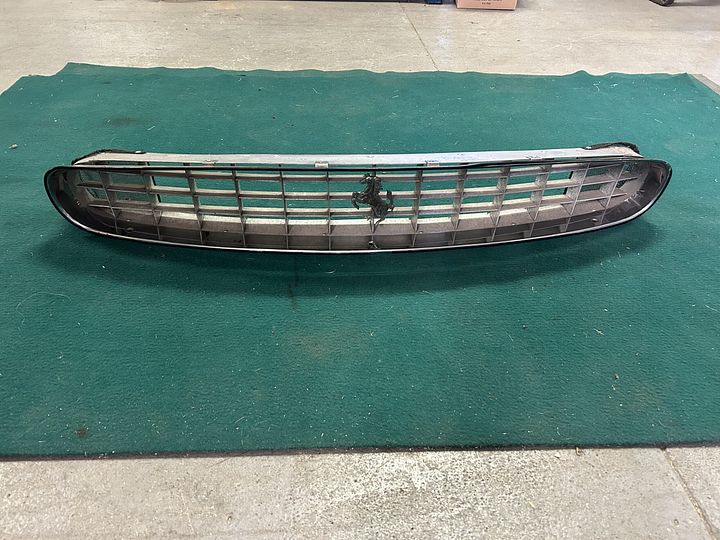Ferrari 330 GT 1e serie grille