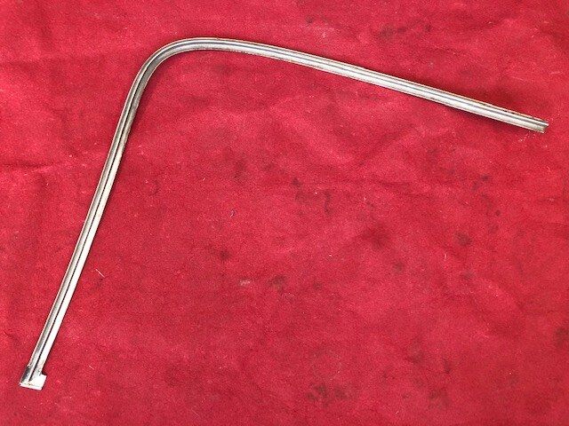 Ferrari 330 GT 2+2 achterruitlijst – Foto 7