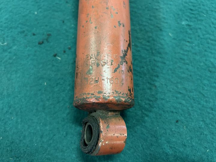 Ferrari 365 2+2 schokdempers – Foto 3