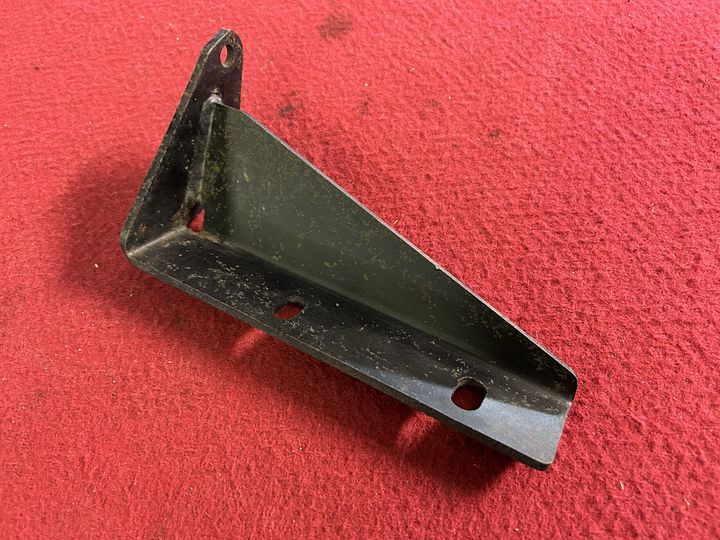 Ferrari 365 GT 2+2 air conditioning mounting bracket – Photo 2