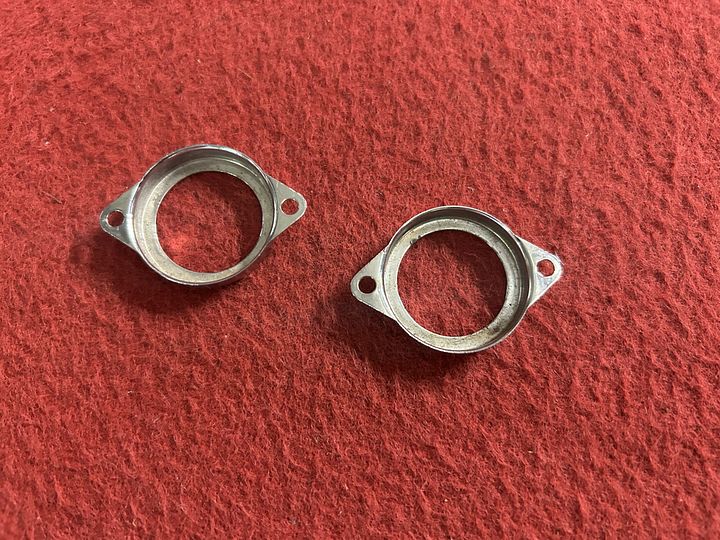 Ferrari 365 GT 2+2 chroomframe voor portierlicht – Foto 2