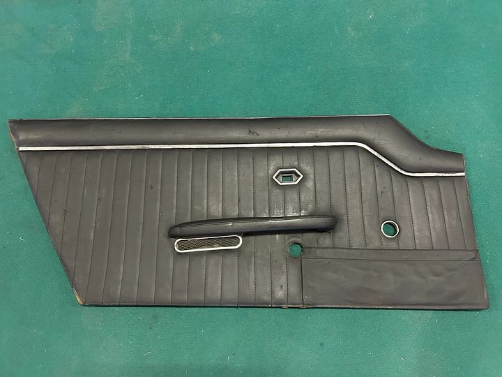 Ferrari 365 GT 2+2 portierbekleding