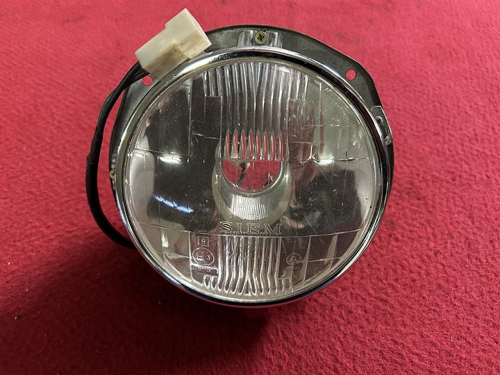 Fiat 124 Special T koplamp