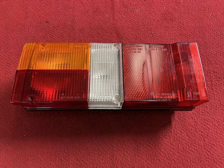 Fiat 131 achterlichteenheid