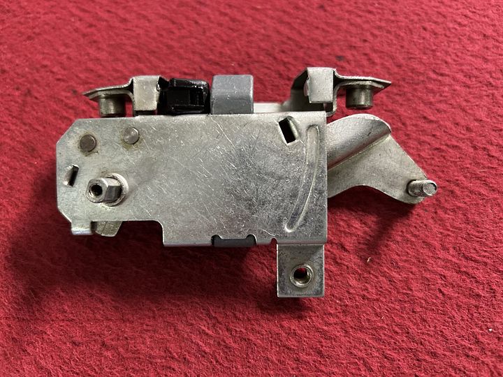 Fiat 600 / 600 D binnenste portiervergrendelingsklep – Foto 2