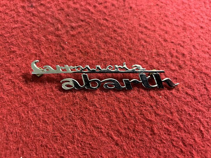 Fiat Abarth 1000 Bialbero ”Carrosseria abarth” embleem