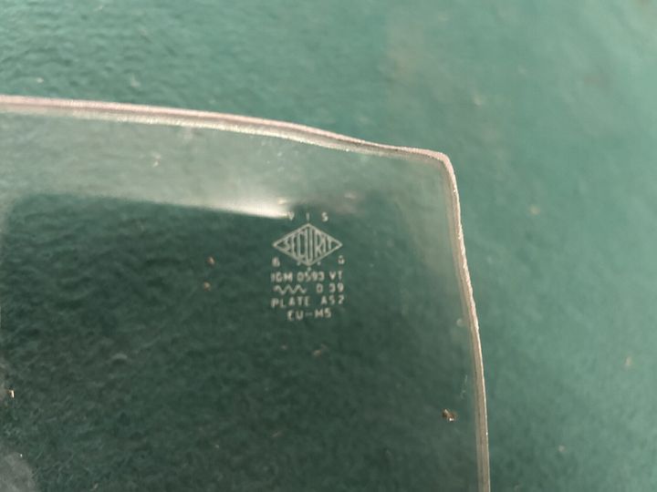 Lamborghini 350 / 400 GT zijruit – Foto 3