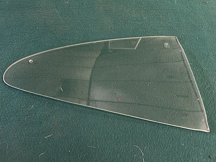 Lamborghini 350 / 400 GT zijruit