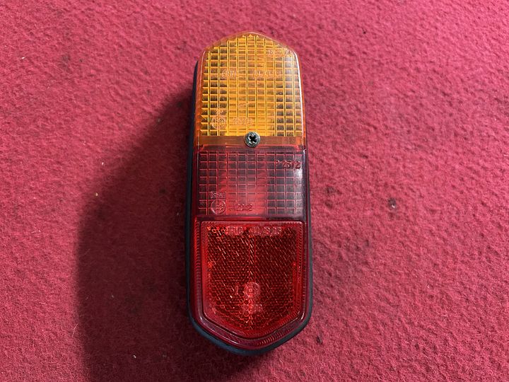 Lamborghini 350 / 400 achterlichtunit
