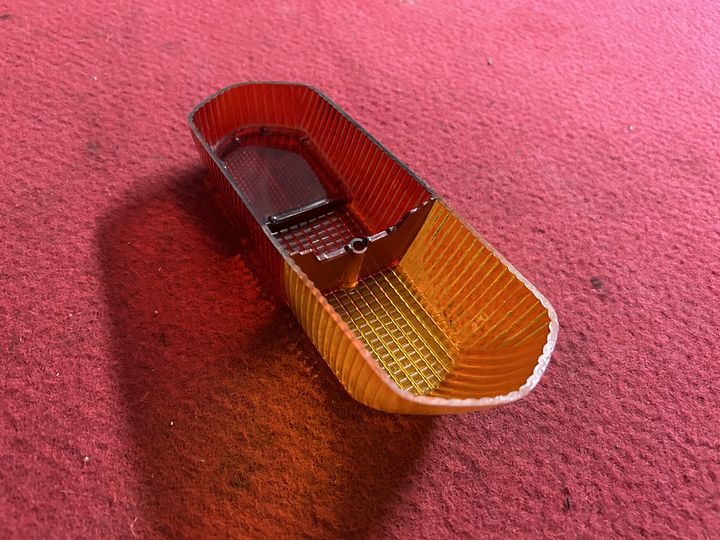 Lamborghini 350 /400 achterlichtglas – Foto 2