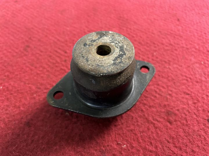 Lamborghini Miura engine mount