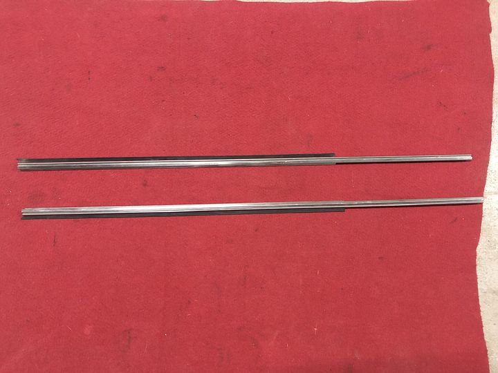 Lancia Beta Spider Zagato deurlijst met rubberen strip