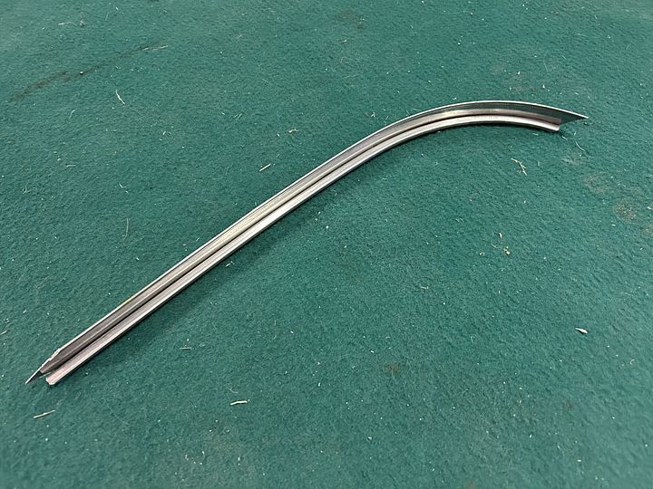 Lancia Flavia Sport Zagato ventilatieraam sierlijst – Foto 2