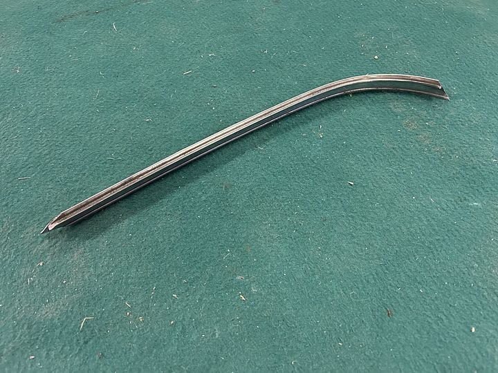 Lancia Flavia Sport Zagato ventilatieraam sierlijst – Foto 2