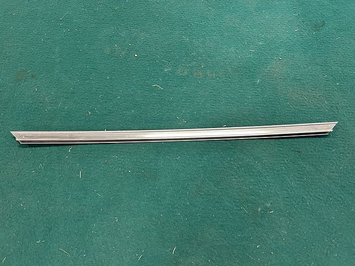 Lancia Flavia Sport Zagato ventilatieraam sierlijst – Foto 2