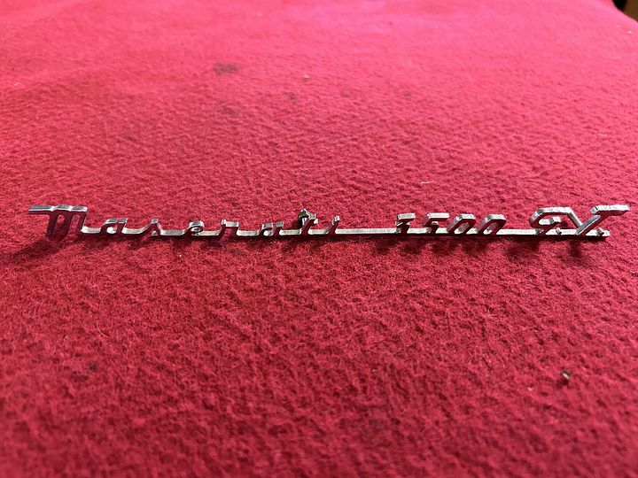 Maserati 3500 G.T.” embleem